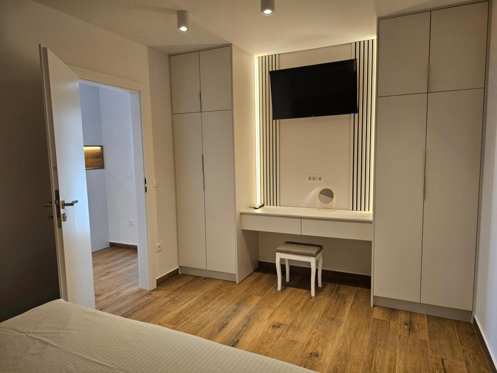 Apartmani Sole Макарска Экстерьер фото