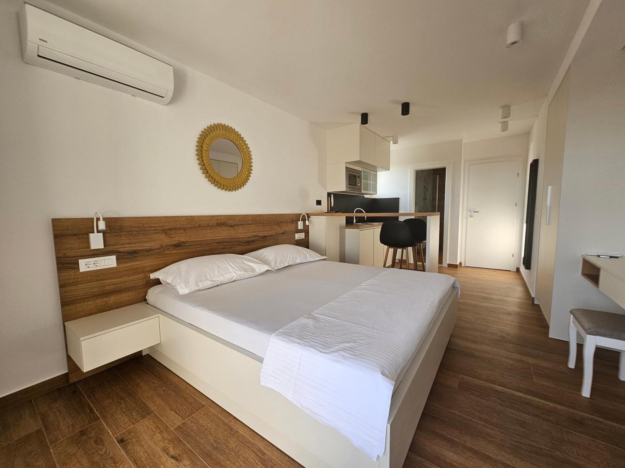 Apartmani Sole Макарска Экстерьер фото