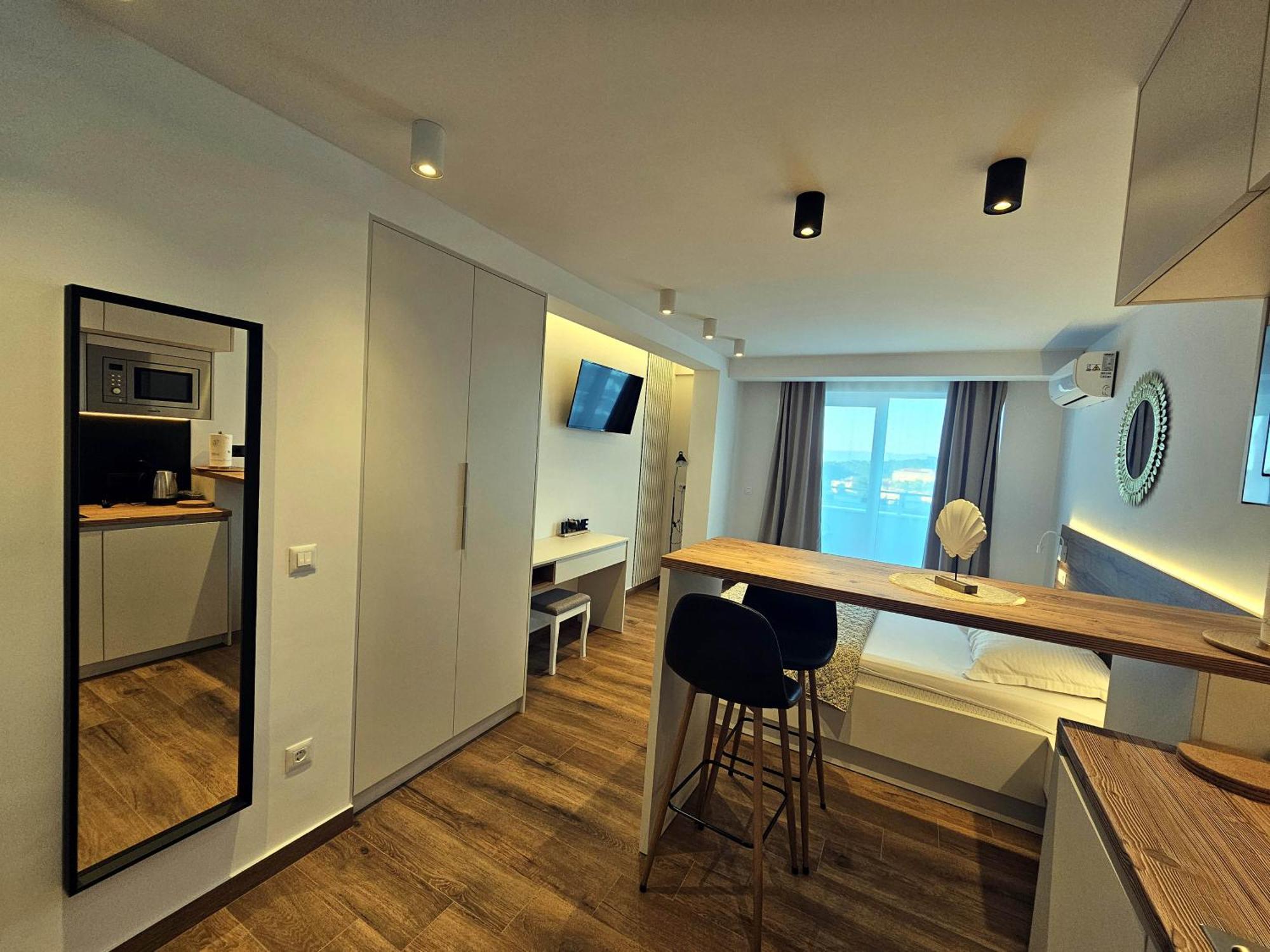 Apartmani Sole Макарска Экстерьер фото